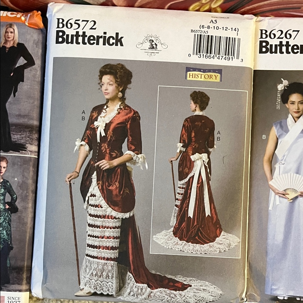 Simplicity Women’s Costume Pattern Collection - Picture 12 of 13